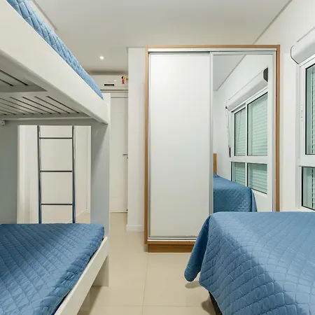 Excelente Apartamento a 290m da Praia de Bombinhas-3